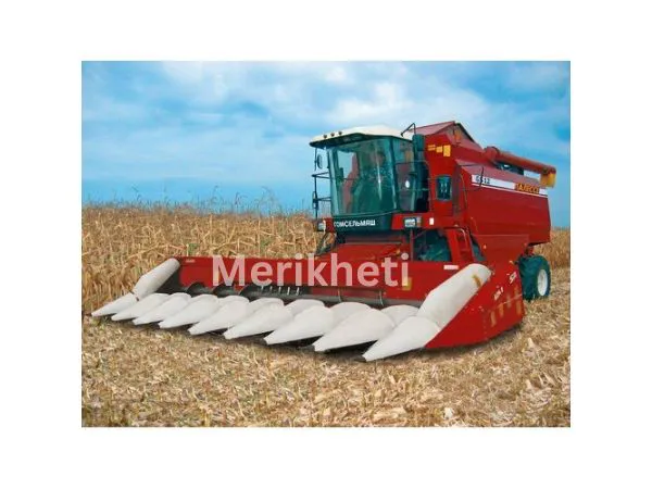 GOMSELMASH-MAIZE COMBINE HARVESTER KP4 PALESSE MS4