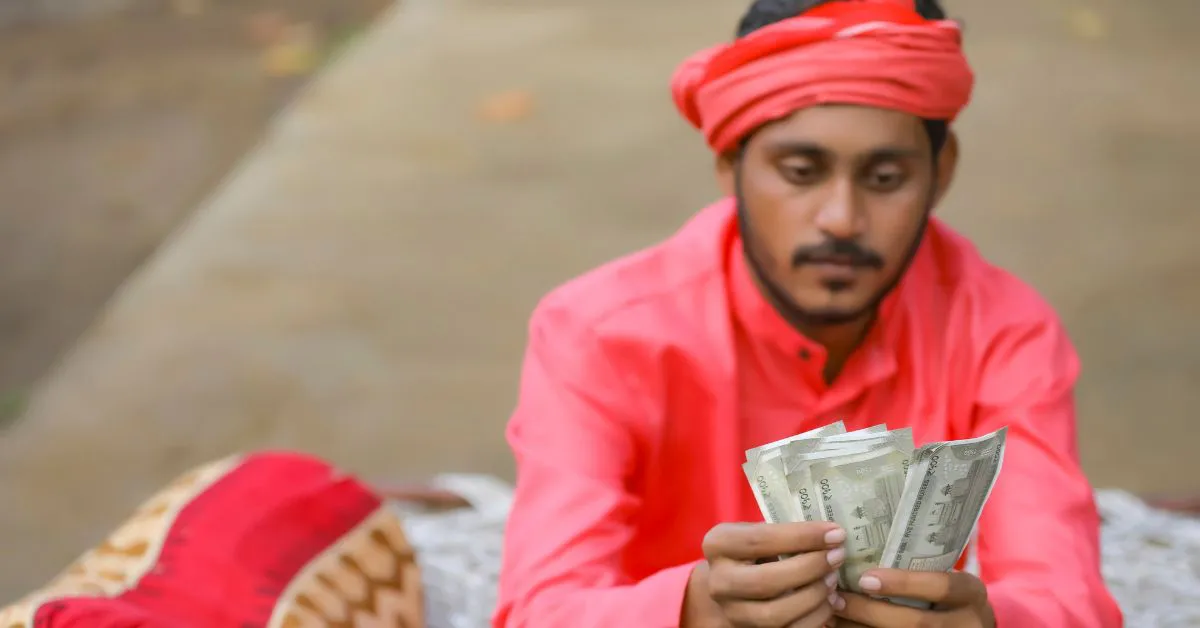इस योजना के अंतर्गत 55 रुपए में किसानों को हर माह 3 हजार दिए जाते हैं