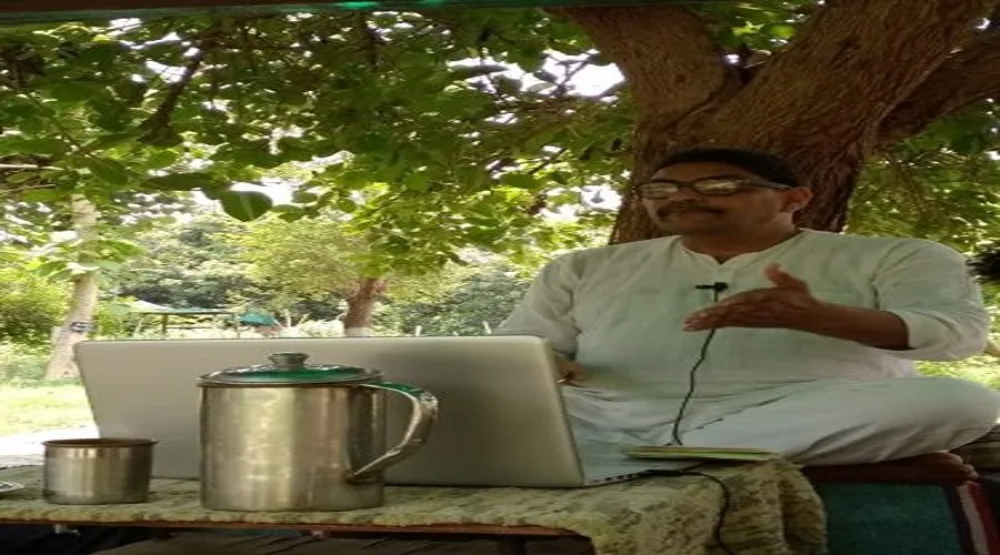 सूखे बुंदेलखंड में प्रेम सिंह ने खिलाई फुलवाड़ी